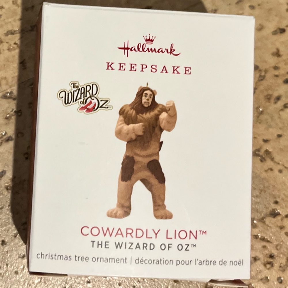 2018 Hallmark Cowardly Lion miniature ornament, 2.5”, NIB